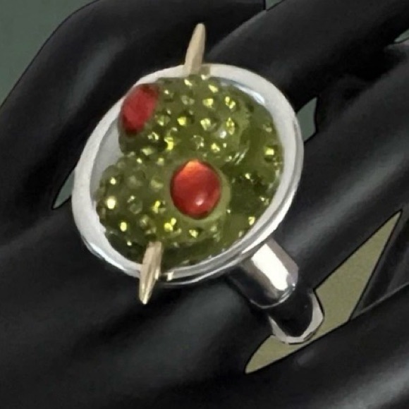 New Betsey Johnson Ring Martini Glass Olive Cocktail Ring - Picture 14 of 16